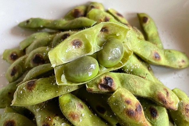 茹でるより味わい濃厚 焼き枝豆 作り方のポイントは 八百屋と居酒屋が薦めるレシピに農家も絶賛 まいどなニュース