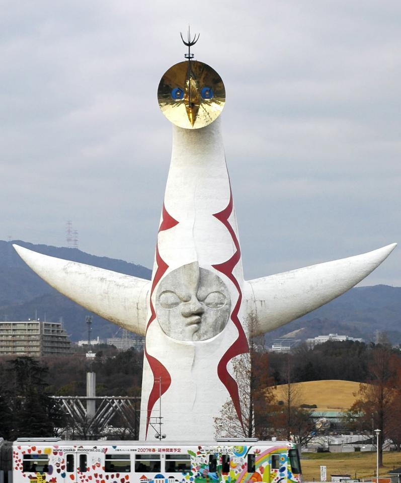 太陽の塔の 中 を知ってますか 48年ぶりに公開 岡本太郎の世界観とは まいどなニュース