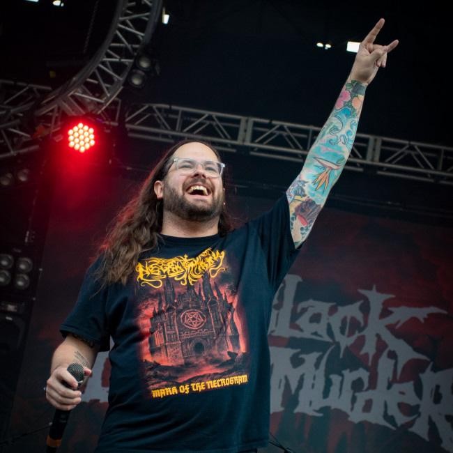 米人気デスメタルバンドのボーカル 突然の死 ４１歳 音楽に関する歩く百科事典でした よろず ニュース