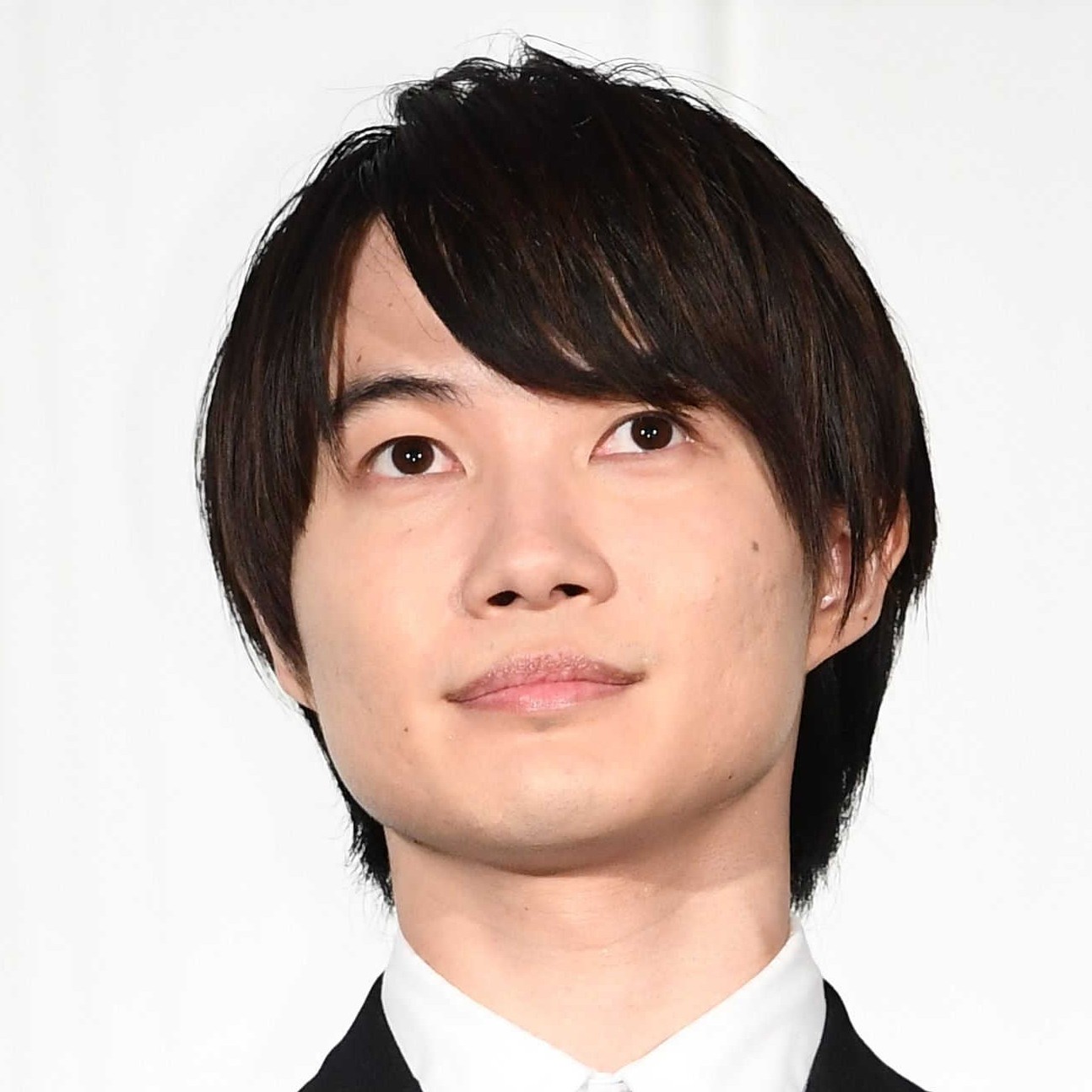 代の人気若手俳優といえば 2位は神木隆之介さん 1位はドラマ ミステリと言う勿れ の主演俳優 まいどなニュース