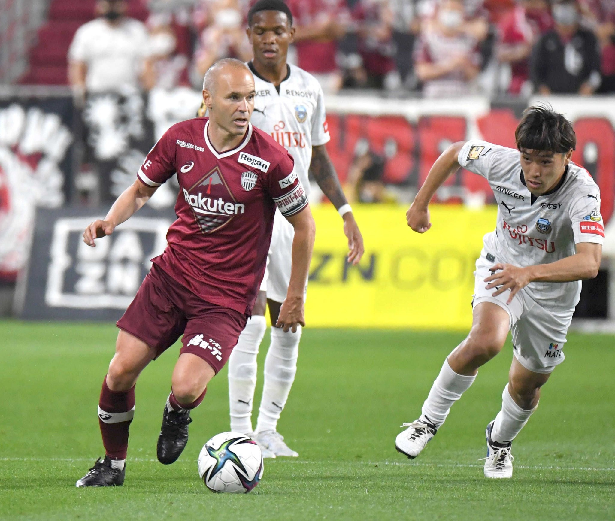 ヴィッセル神戸 奇跡の残留劇 ボクシングで盛り上げた ツネ様の私服着て見送りも 12年前の元選手が証言 吉田現監督も参加した みんな神戸を愛していた まいどなニュース