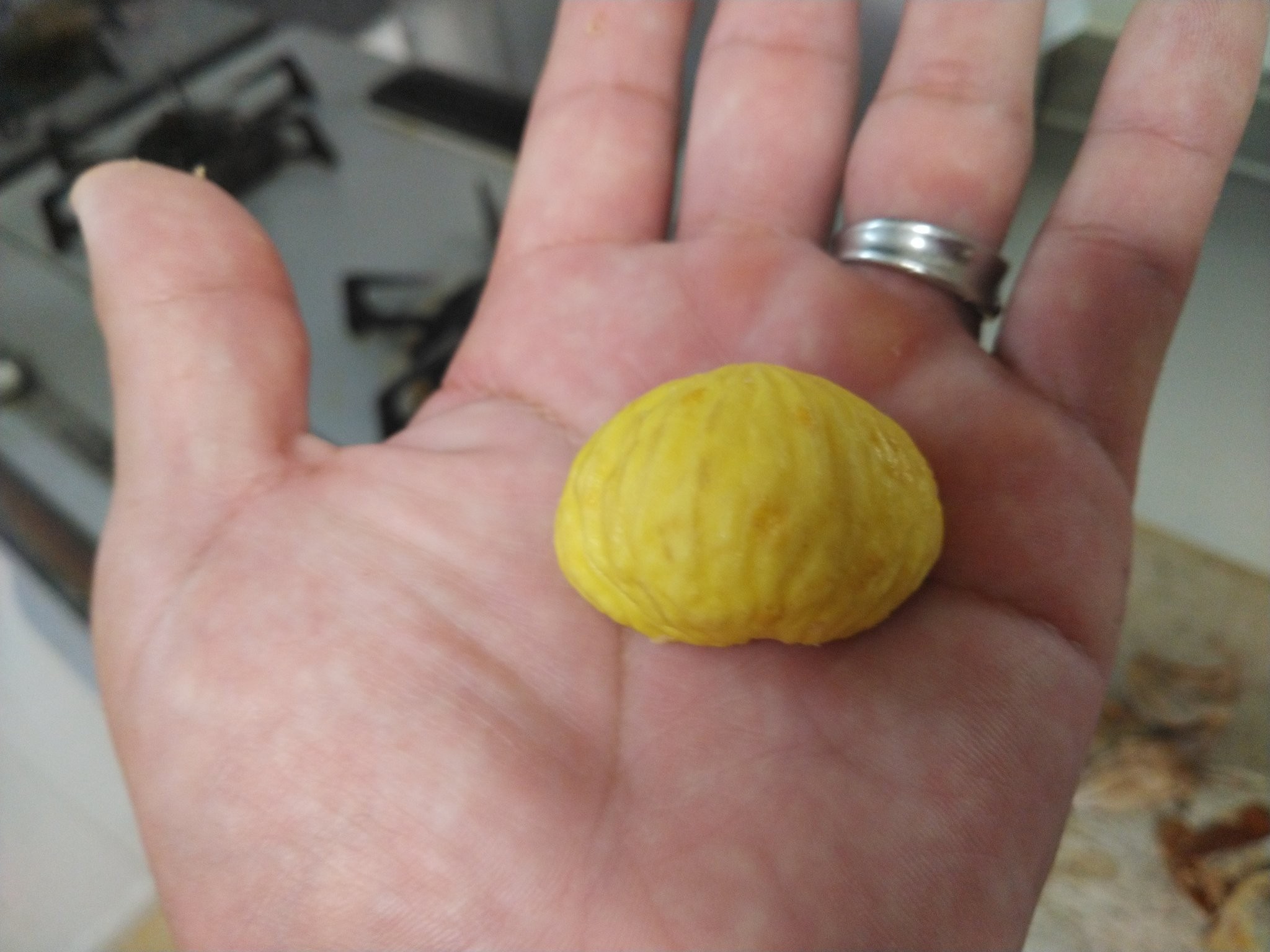 今までの苦労は何だったんだ 栗の皮むきライフハックが話題 栗ご飯作ろう ノーベル賞 まいどなニュース