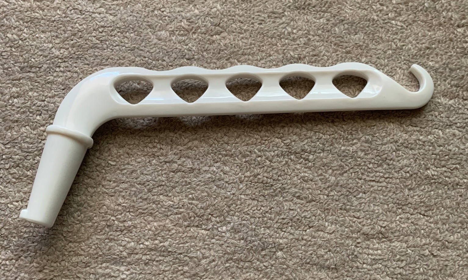 ダイソーの 浴室フック が便利すぎる 一人暮らし 雨予報にもハンガー6本がけで安心お出かけ まいどなニュース