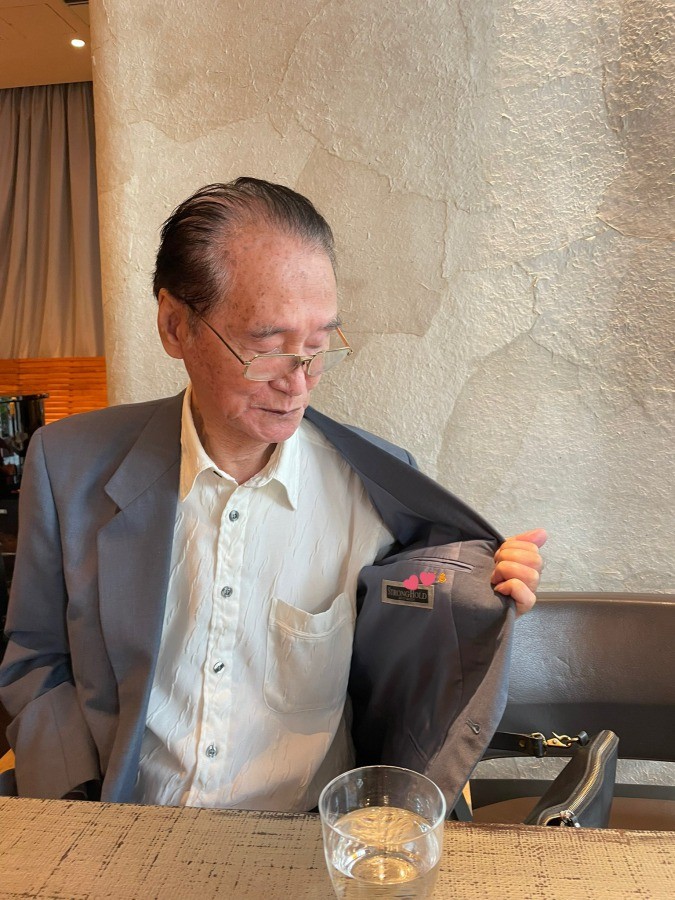 孫娘とのデートに かっこいい姿を 全力でお洒落する 93歳のおじいちゃん が素敵すぎ 紳士ってこういう人 まいどなニュース