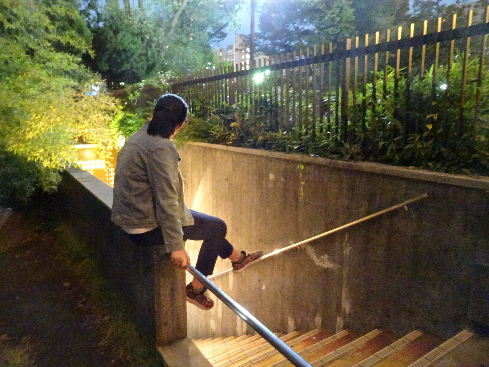 行列のできる東京タワー撮影スポット 外国人観光客と並んで実感した暗黙のルールとは まいどなニュース