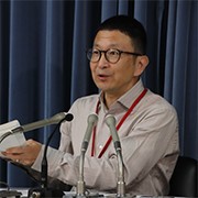 予備校講師の吉田弘幸さん 「本質」を考える本、今こそ時間を