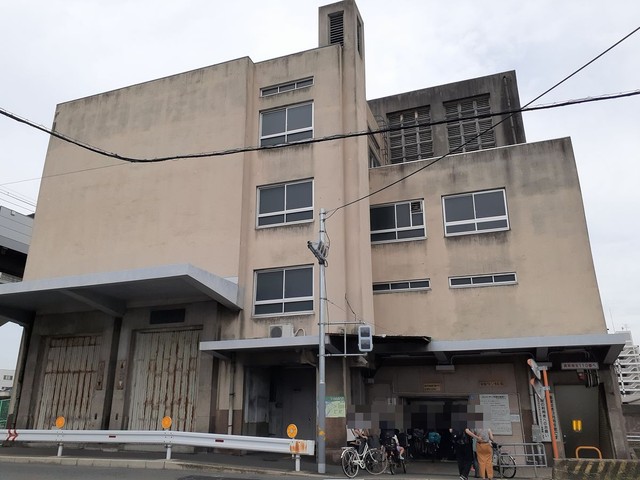 倉庫のような巨大な扉 実は 川底の地下道 につながるエレベーター 以前は車も通行 大阪 安治川隧道 まいどなニュース 倉庫のような巨大な扉 実は 川底の地下道 につながるエレベーター 以前は車も通行 大阪 安治川隧道 まいどなニュース