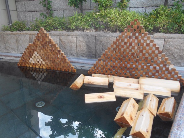 これは 崩せない 深夜に露天風呂を清掃しようとしたら驚きの光景が ぜひ来週もお願いします まいどなニュース