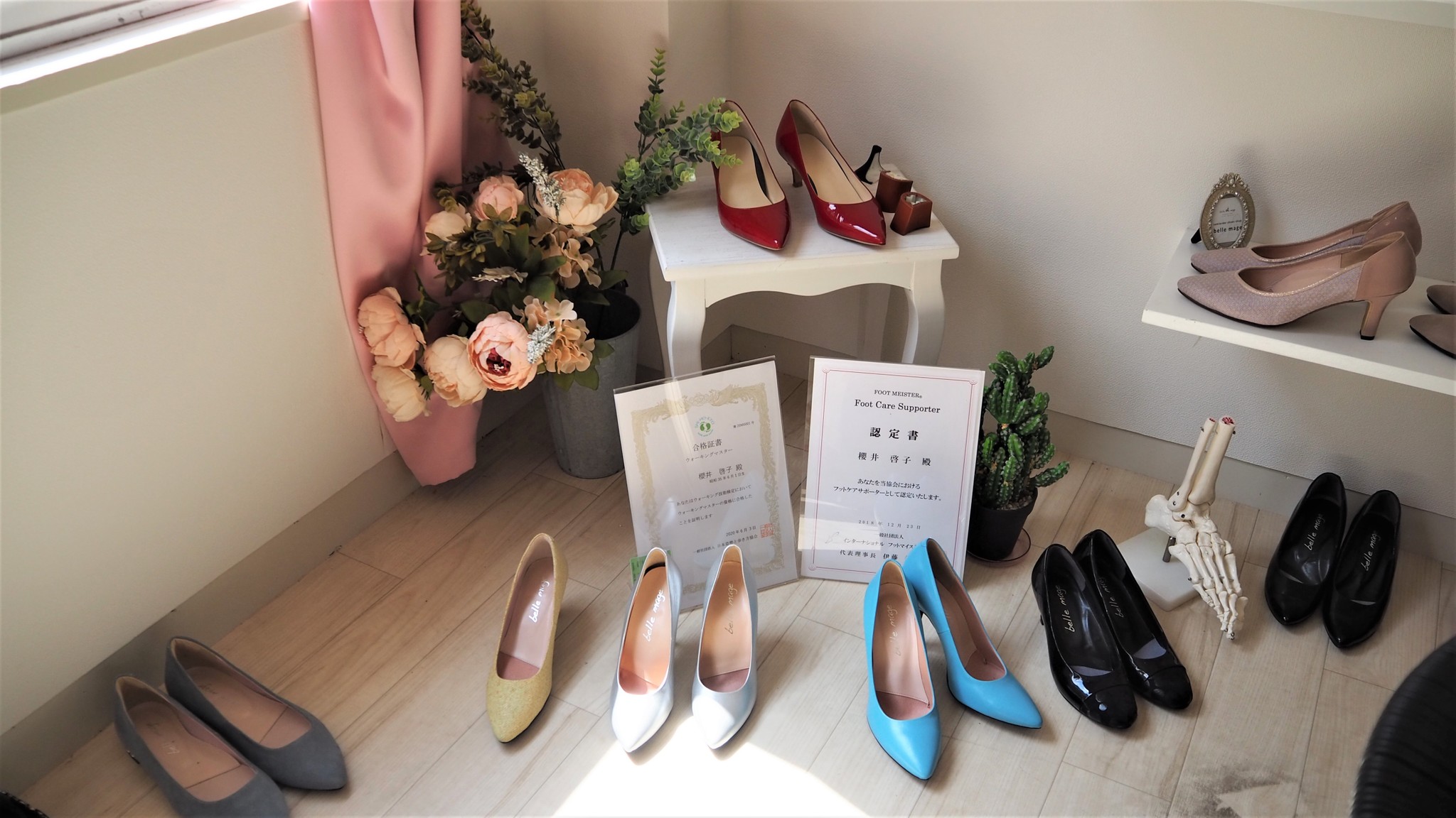 靴と歩き方で人生を変える 靴の街 神戸でパンプスを作る女性が伝授する 美歩行トレーニング まいどなニュース