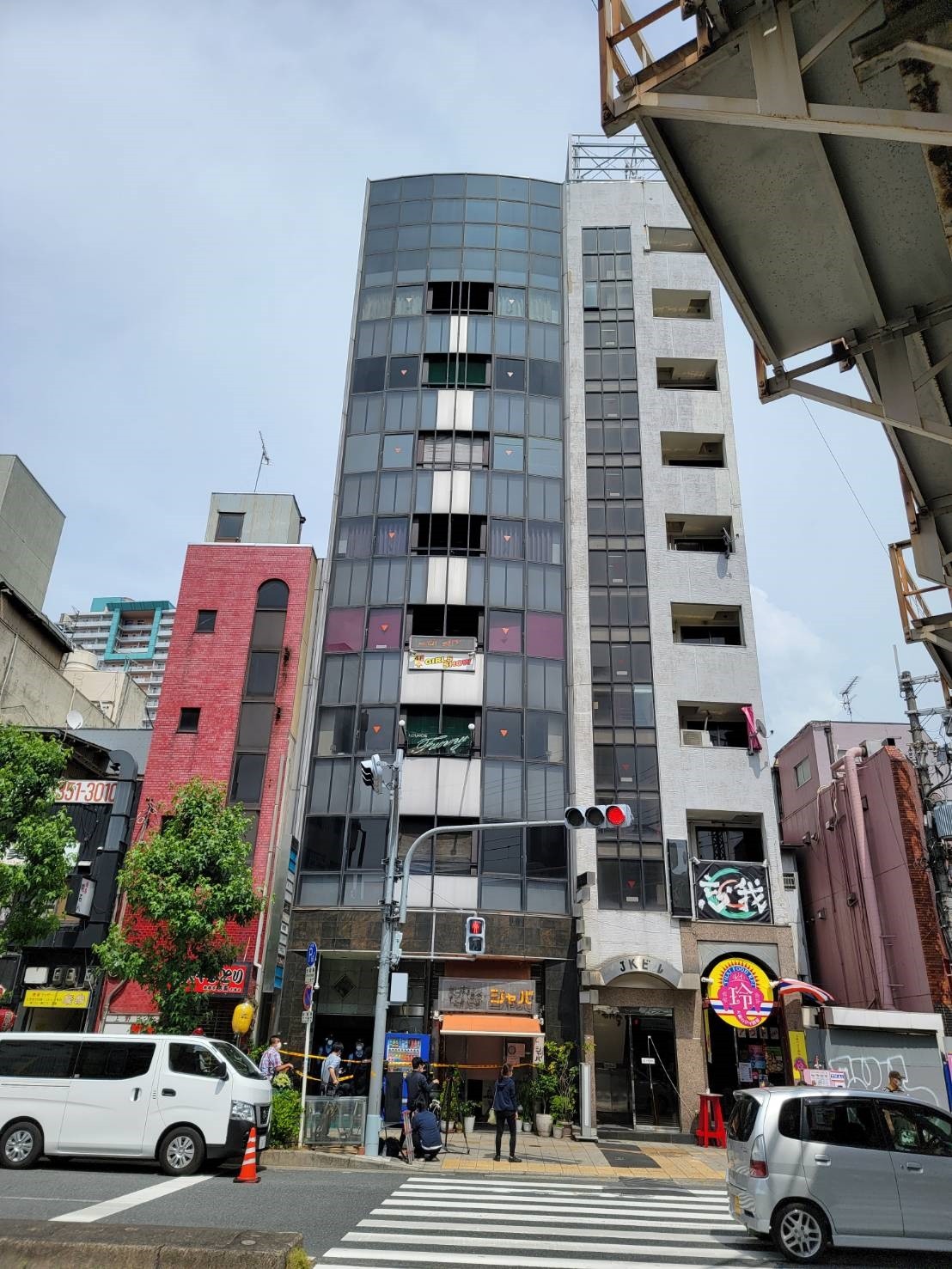 大阪カラオケパブ女性殺害は顔見知りの犯行か 防犯カメラやスマホで割り出しへ まいどなニュース