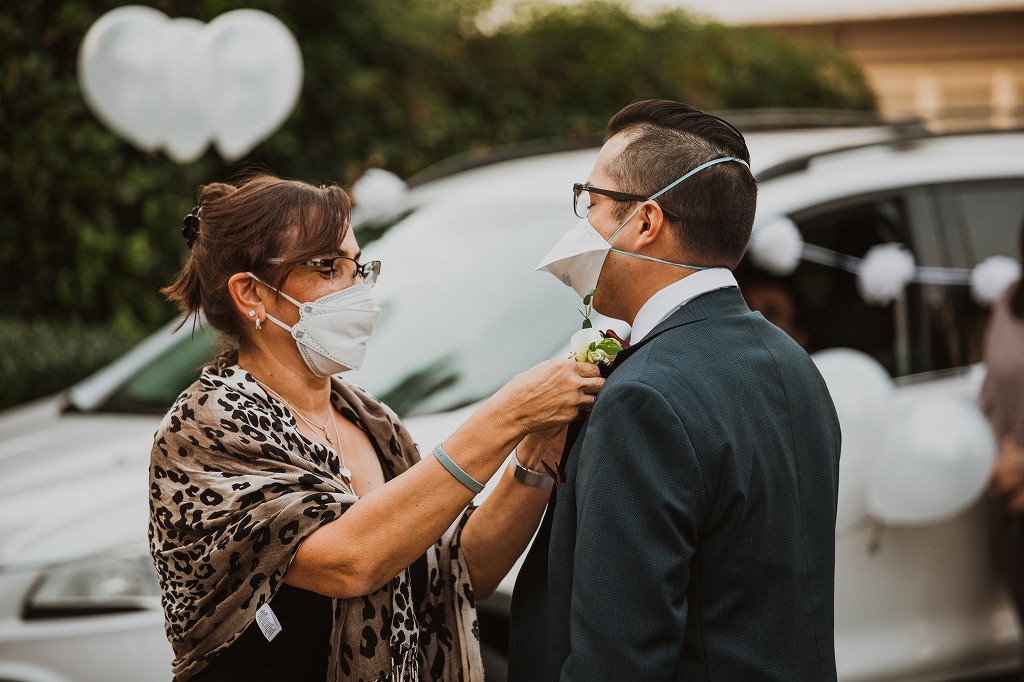 コロナ禍で3度延期した結婚式直前に花嫁の陽性判明 知恵を絞ったウェディングにほっこり まいどなニュース