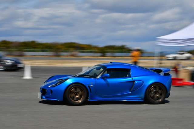 めっちゃ速いやんあの軽四 ポルシェといい勝負 車好きにはたまらないジムカーナとは まいどなニュース