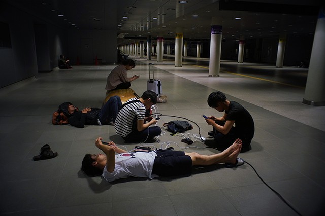 北海道地震札幌市陷入黑暗游客无处可去栖身地下通道 朝日新聞中文网