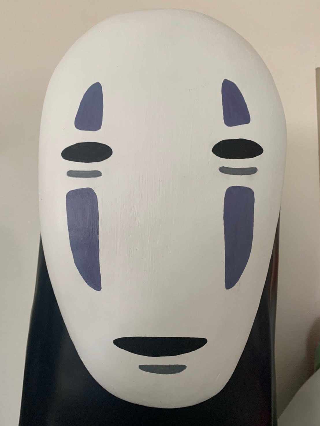 実物大 カオナシの完成度に驚きの声 足元の 透け感 まで見事に再現 画像の加工じゃありませんよ まいどなニュース