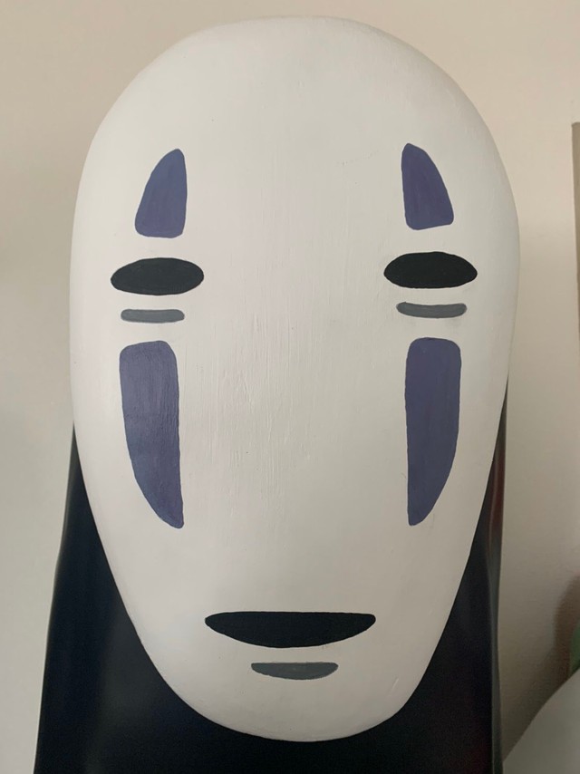 実物大 カオナシの完成度に驚きの声 足元の 透け感 まで見事に再現 画像の加工じゃありませんよ まいどなニュース