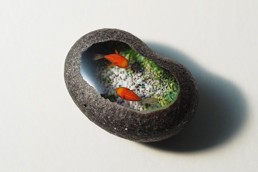 泳ぐ金魚やクラゲなど まるで水中世界をそのまま閉じ込めたかのような 美しすぎるトンボ玉が話題に まいどなニュース