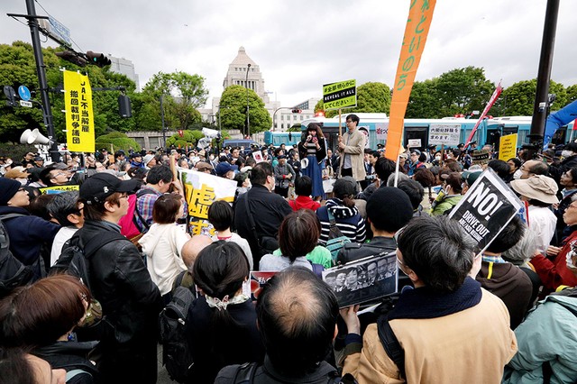 市民团体国会前集会 3万人抗议“请全部查清”(视频):朝日新聞中文网