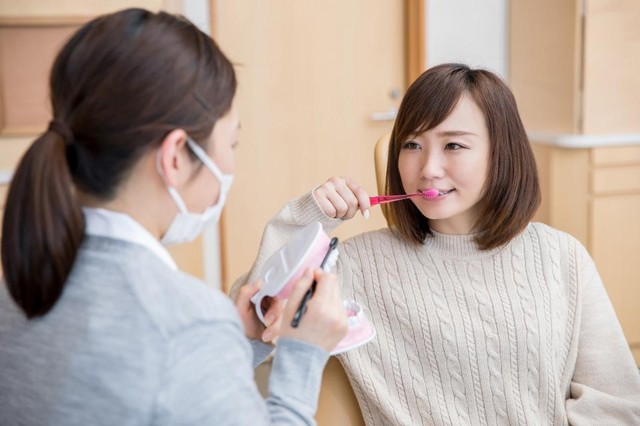 歯磨きの際 シャカシャカと音を立てていませんか まいどなニュース