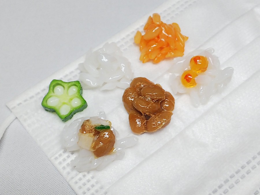 マスクに納豆がついてますよ って注意されたい リアルなマスクアクセサリー 最悪すぎて欲しいです まいどなニュース