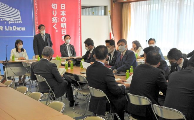 EDITORIAL: Japan should annul same surname rule for married couples : The Asahi Shimbun - Vimarsana News