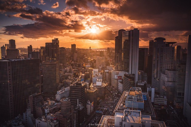 年末回顧 年の絶景 梅田の街がエヴァの世界に 東京 スカイタワー 出現 奇跡の一枚 が大反響 まいどなニュース