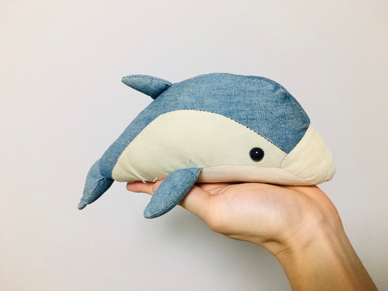 イルカも捨てちゃったの 赤ちゃん時代のぬいぐるみを処分 父親はごみ置き場へ走った なぜ まいどなニュース