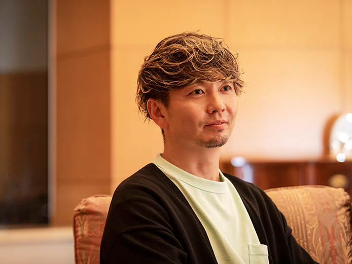 お祈りもSHOCK EYEさんの待ち受けも、その人にとっては「自分自身と向き合うためのメディア」という意味では同じかもしれないですね。