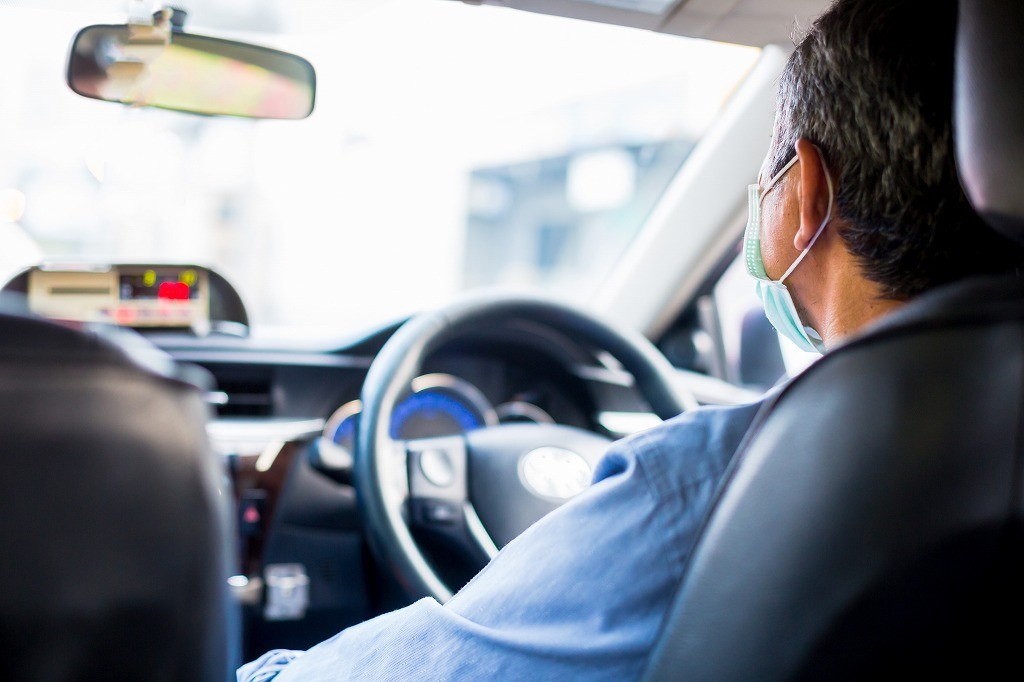 タクシー運転手の重みがある言葉に共感 いぬは一生懸命じゃないですか ネット わかる 高倉健さんみたい まいどなニュース