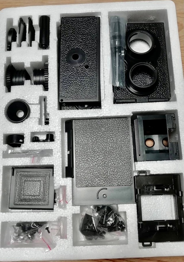 このパーツを見て自作をあきらめ、知人男性に組み立てをお願いすることに