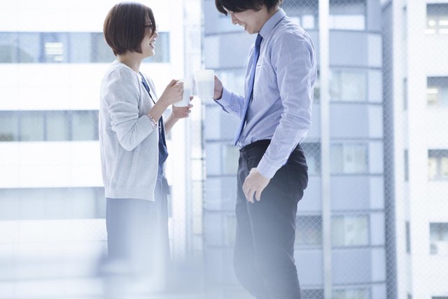 社内恋愛 バレないようにするのが大変だけど 意外と気づかれない みたい アンケート調査で判明 まいどなニュース