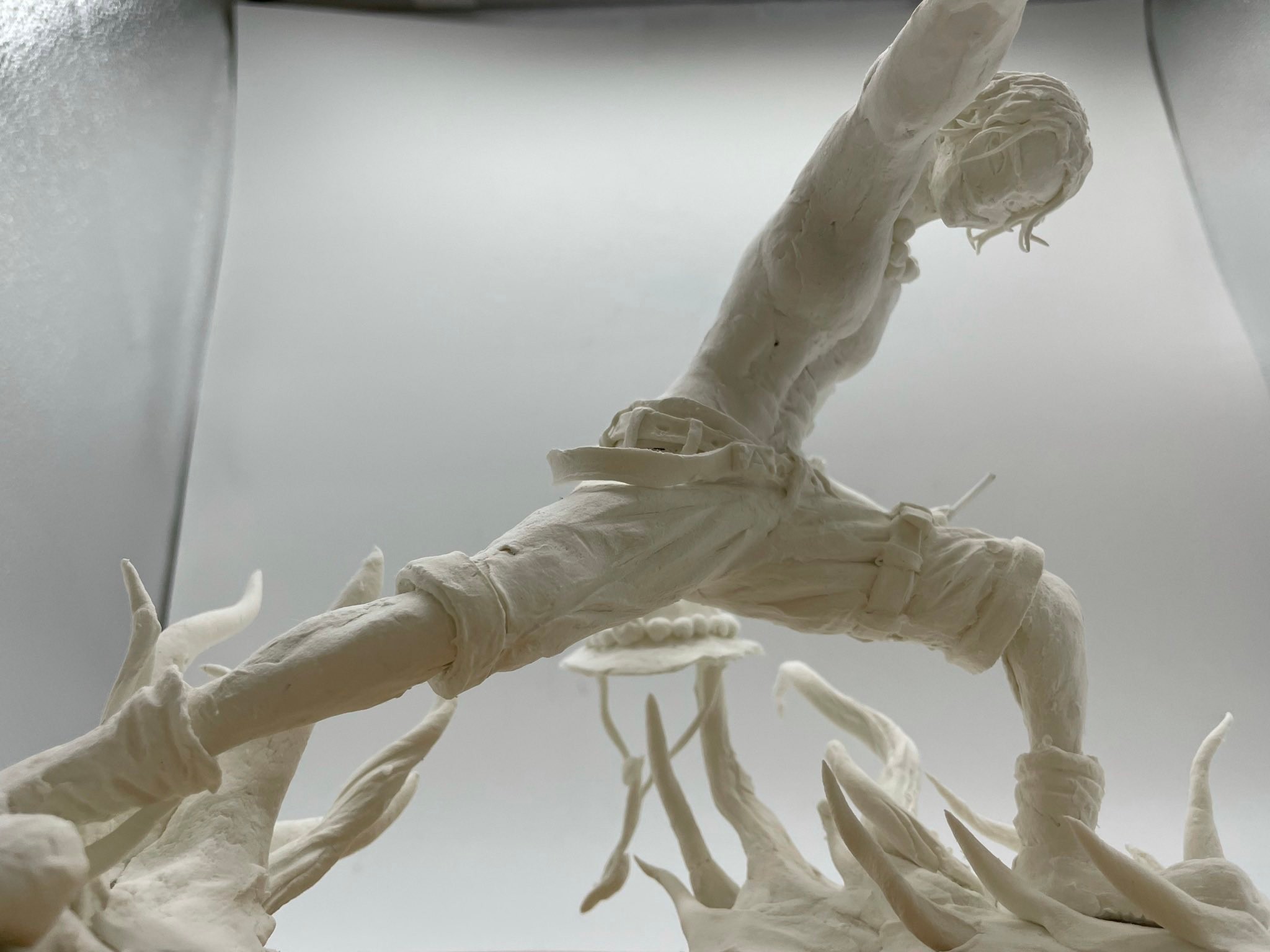 これは 神 粘土 原型師目指す美大生が作った One Piece エースの紙粘土フィギュアが 天才だ と話題 まいどなニュース