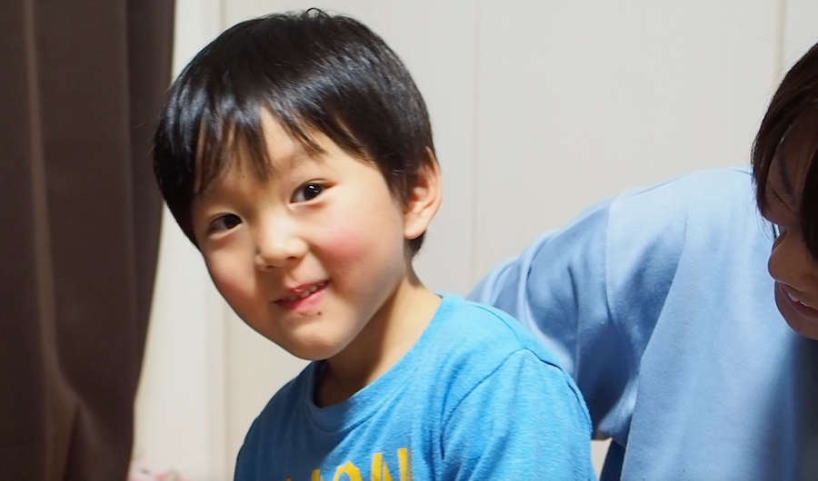 タカラトミーさん見て 4歳児が考えたプラレール影絵に担当者が神対応 思いは届くんだね とツイ民感動 まいどなニュース