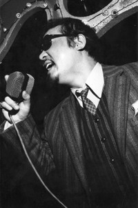 海のトリトン この木なんの木 伝説アニソンシンガー ヒデ夕樹の評伝本 世に実像広めたい よろず ニュース