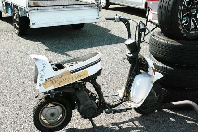 走り出せる状態まで、ちょっと手強そうな原付の中古車も