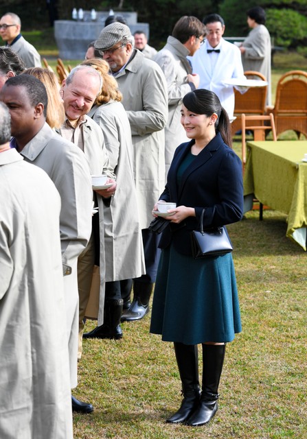 体况欠佳引发担忧 真子公主鸭场接待外交团展现活力