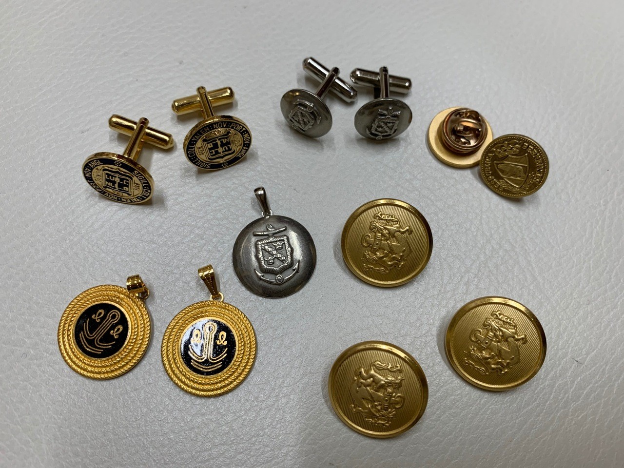 彼にもらった卒業式の 第2ボタン を指輪やイヤリングに 甘酸っぱい思い出永遠に 静かなブーム まいどなニュース