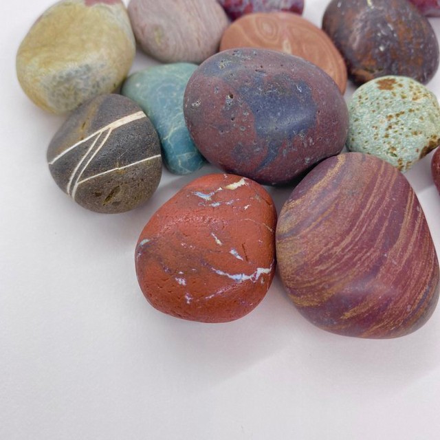 宝石ではないただの石ころ しかしその 美しさ に共感の声が続々と 足元に星が無数に散らばってる まいどなニュース