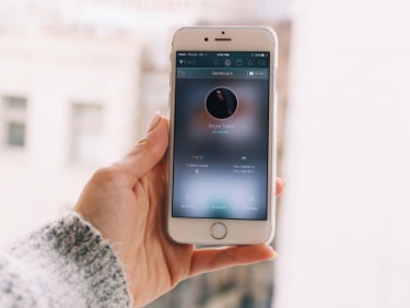 秋の衣替えはスマホケースから！　手元を彩るiPhoneケース6選