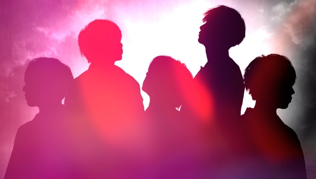 シルエット姿の5人組が エイベックスyoutubeチャンネルを突如ジャックし移籍を発表 まいどなニュース