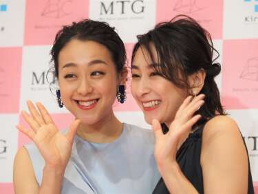 浅田真央＆舞、美しさの秘訣は？　クリスマスは「姉妹で一緒に仲良く過ごせたら」