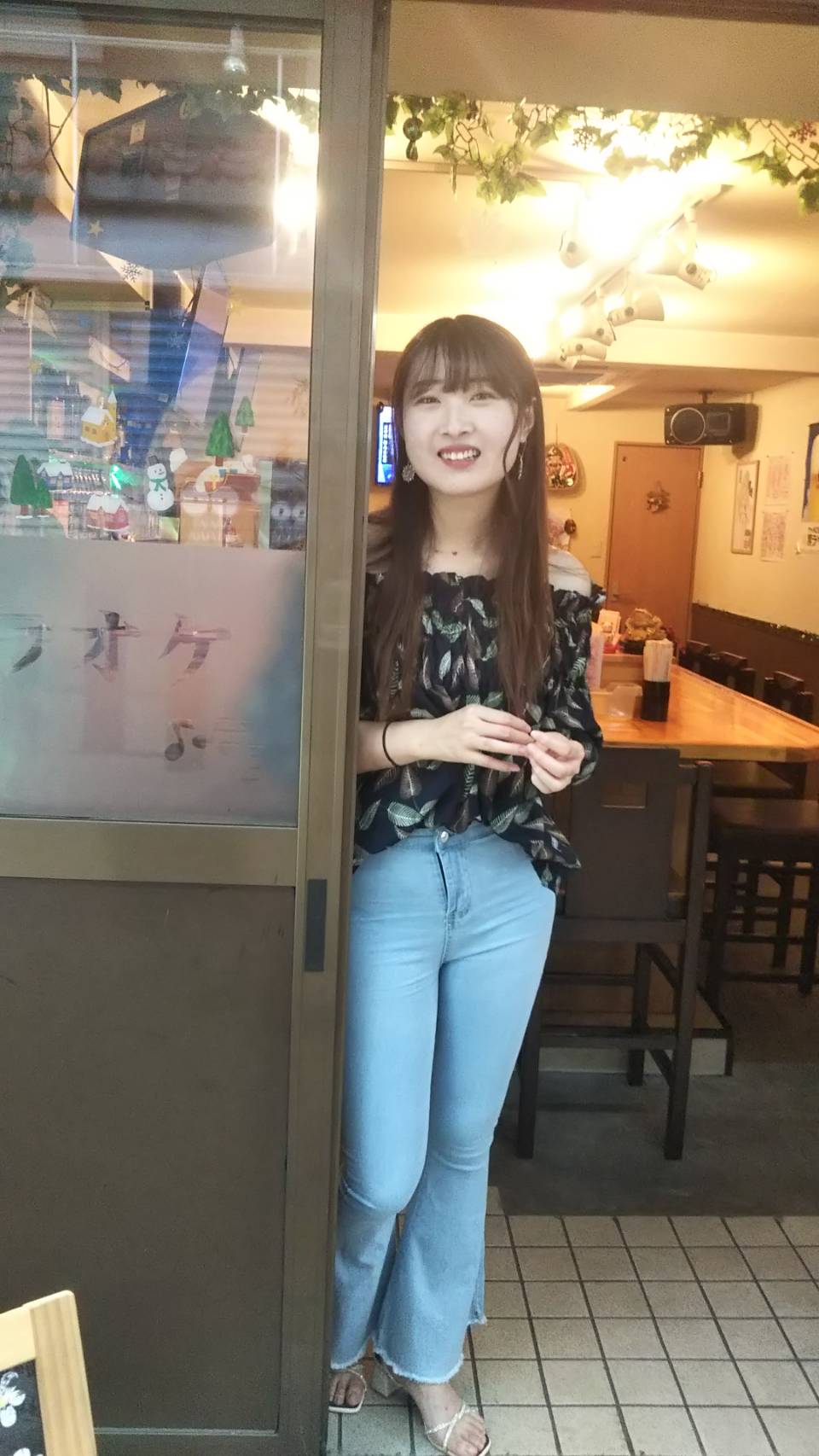 消費税増税で西成の １曲１００円カラオケ どうなる 美人チーママに聞いてみた まいどなニュース