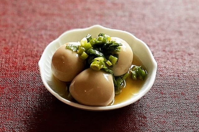 卵の殻がツピーッとリボン状に ダイソーの便利アイテムで気持ちいいほどきれいにむけた まいどなニュース