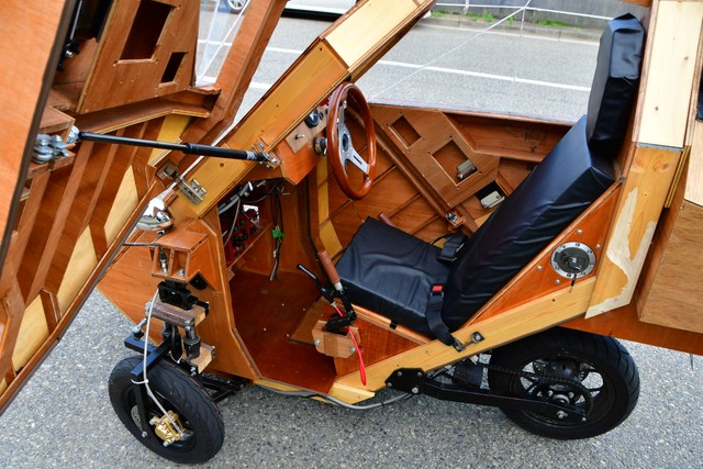 自作の 木造自動車 が公道を走るまで 驚きの見た目ですが ちゃんと合法 登録には紆余曲折ありました まいどなニュース