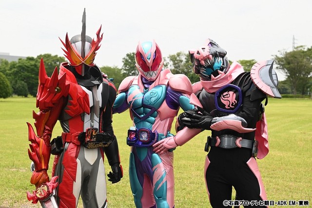 仮面ライダーセイバー ２９日最終回で 仮面ライダーリバイス と特別共演果たす よろず ニュース