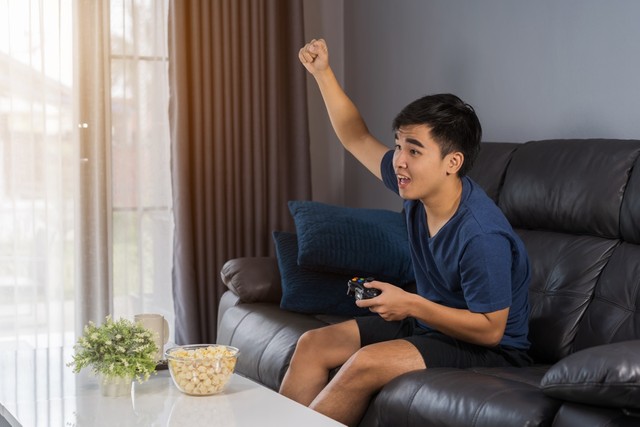 次第にゲーム時間はどんどん増え…（geargodz/stock.adobe.com）