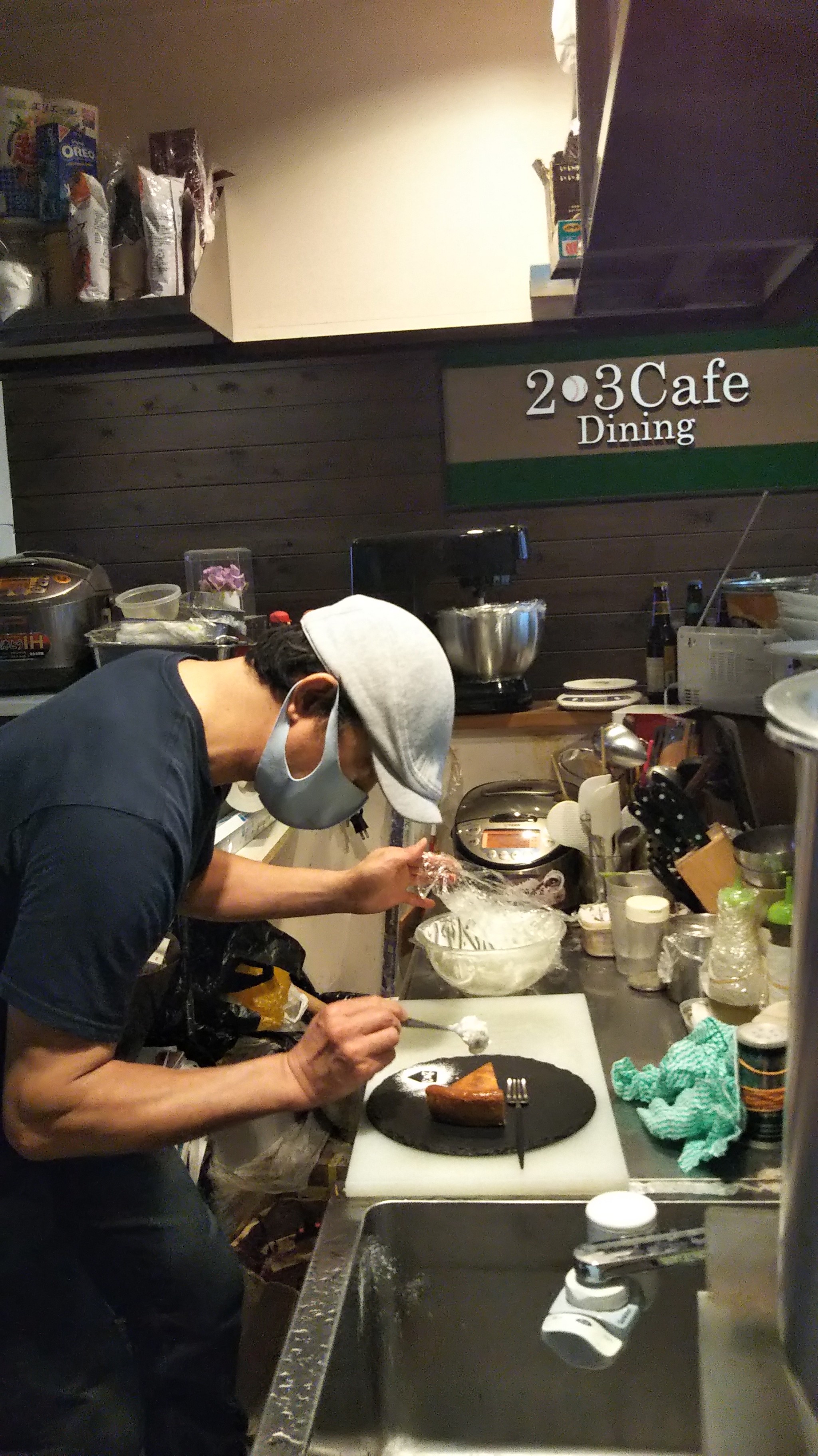 清原さんとの 縁 もあって人気店の仲間入り 代官山で話題のパティシエは元カープ投手だった まいどなニュース