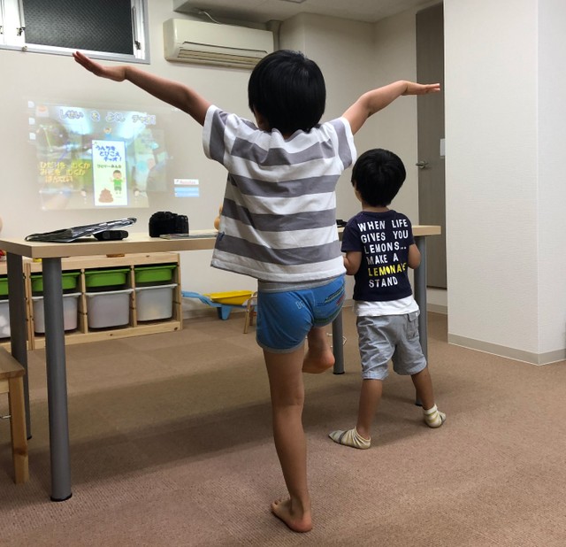 発達障害に潜む 体の問題 改善するゲーム開発 体をまっすぐ伸ばして うんちミサイル 発射 まいどなニュース
