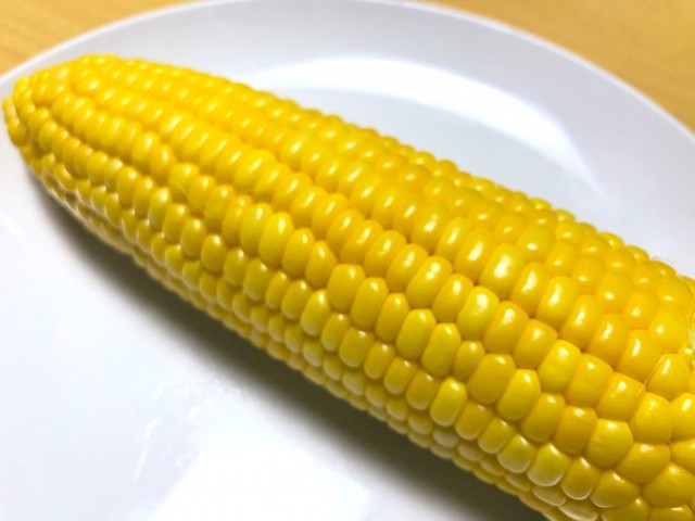 とうもろこしの皮 1枚残してレンチンしたら丸ごと美味しい 全農レシピに 知らんかった ありがてぇ まいどなニュース