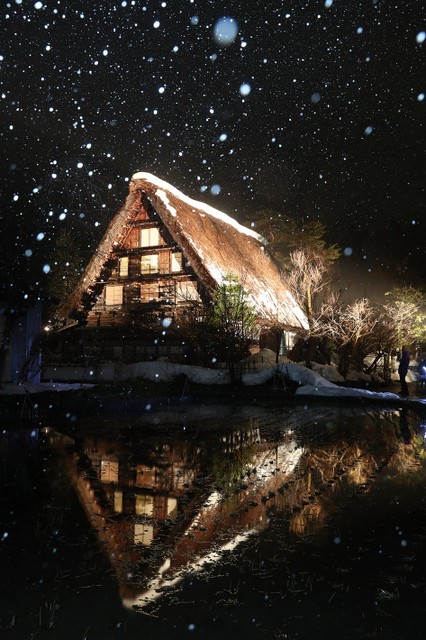 岐阜县世界遗产白川乡 点灯绘幻影待君八方来