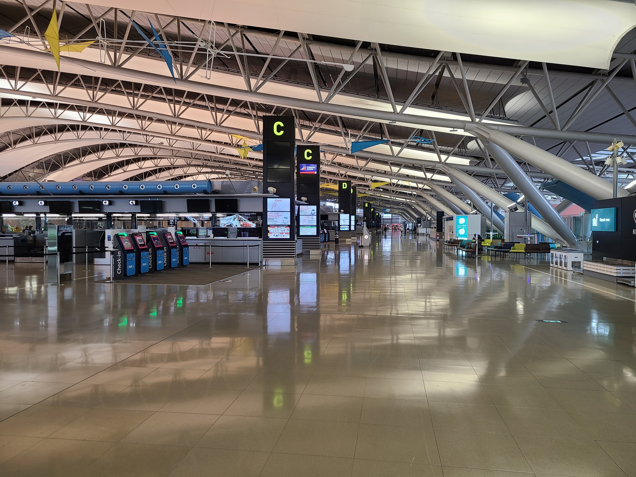関西国際空港 年末年始の風物詩はどこへ コロナ イヤーを象徴する国際線出発ロビーをレポート まいどなニュース